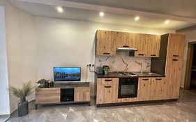 Modern 1 Bedroom Apartment 400M Away From The Sea
